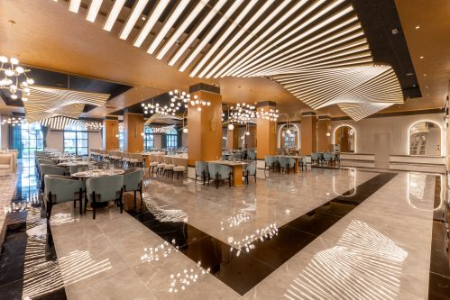 MAJESTY HAUPT-RESTAURANT